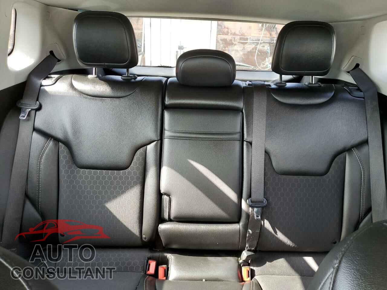 JEEP COMPASS 2019 - 3C4NJCBB6KT750009