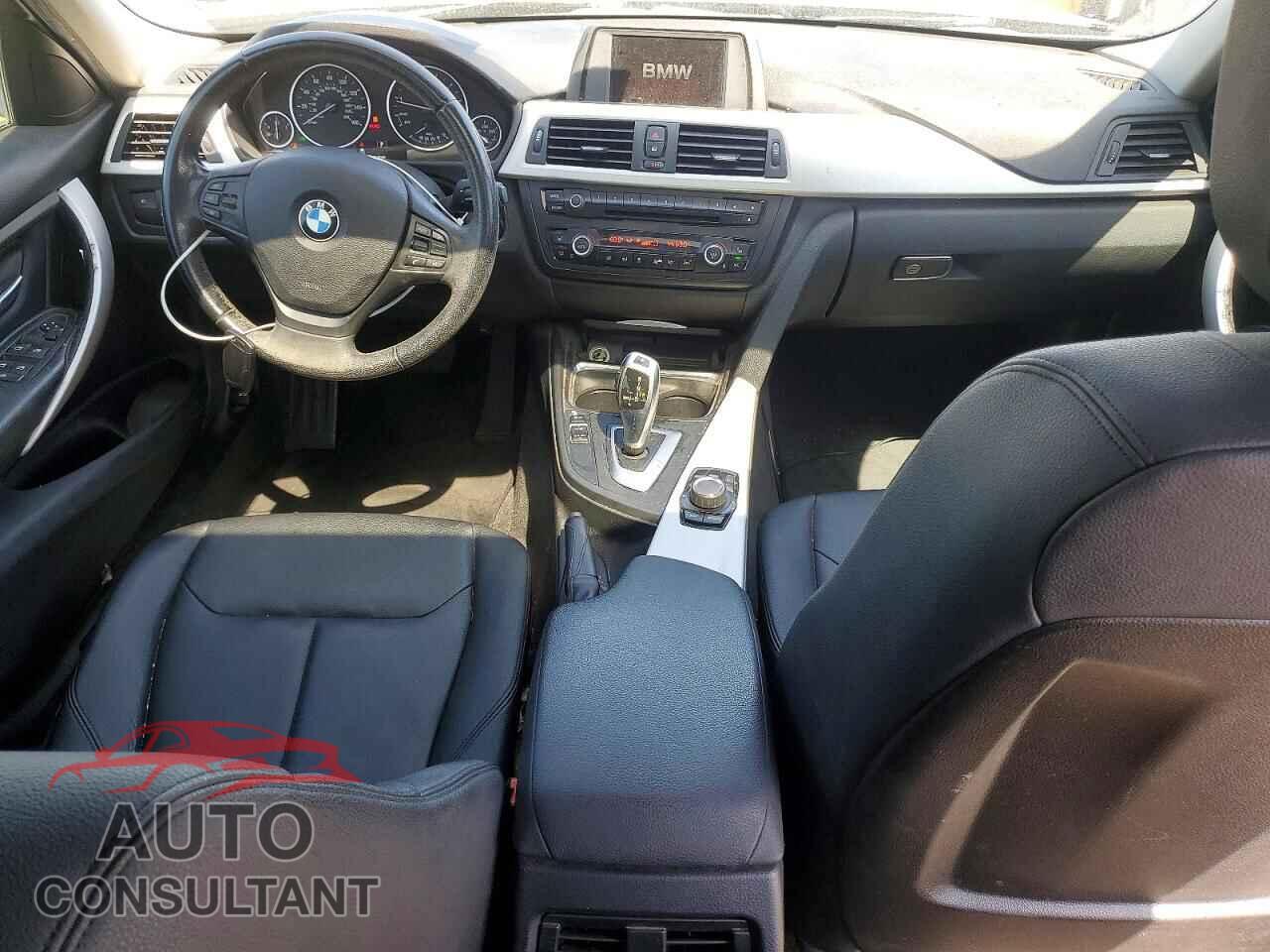 BMW 3 SERIES 2013 - WBA3C3C55DF978782