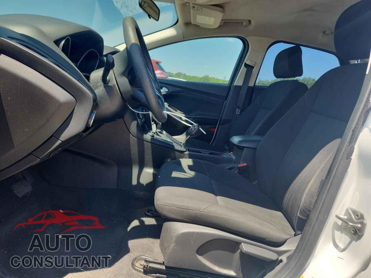 FORD FOCUS 2016 - 1FADP3F22GL352339