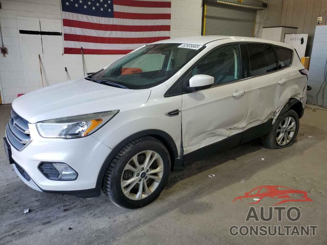 FORD ESCAPE 2017 - 1FMCU9GD5HUC57492