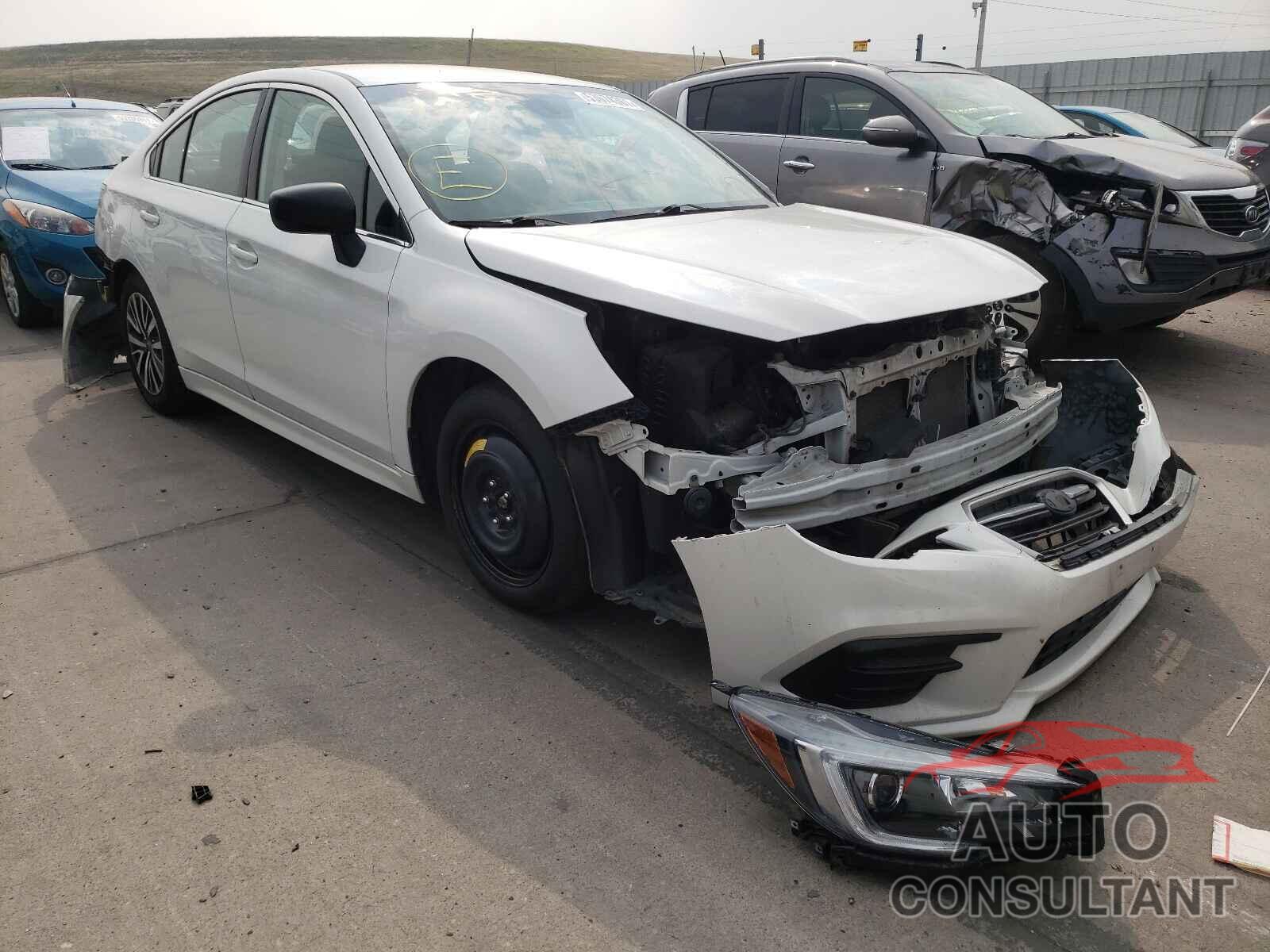 SUBARU LEGACY 2019 - 4S3BNAB6XK3034093