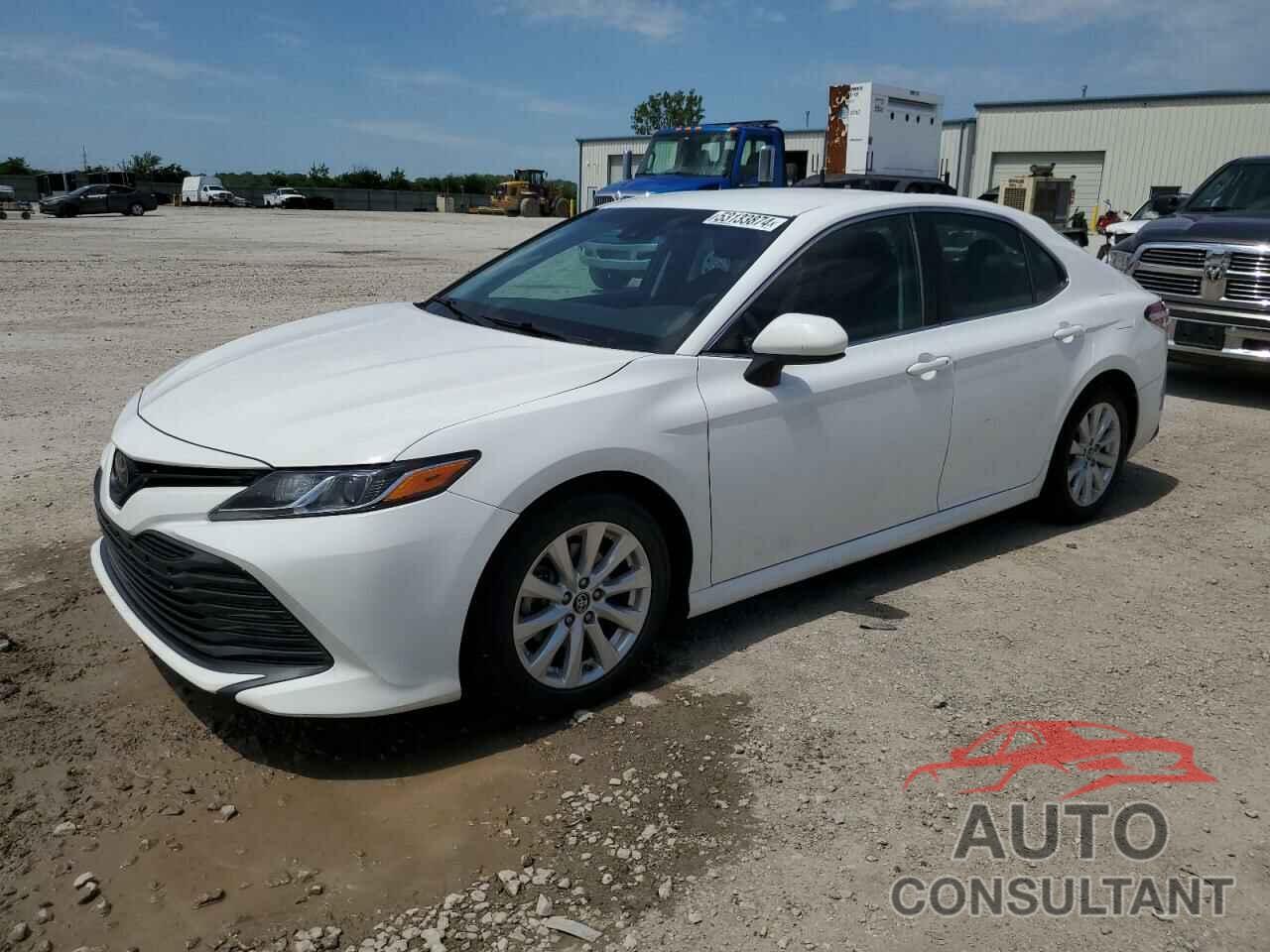 TOYOTA CAMRY 2018 - 4T1B11HK0JU623965
