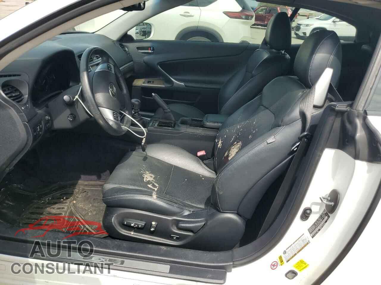 LEXUS IS 2012 - JTHFF2C23C2524901