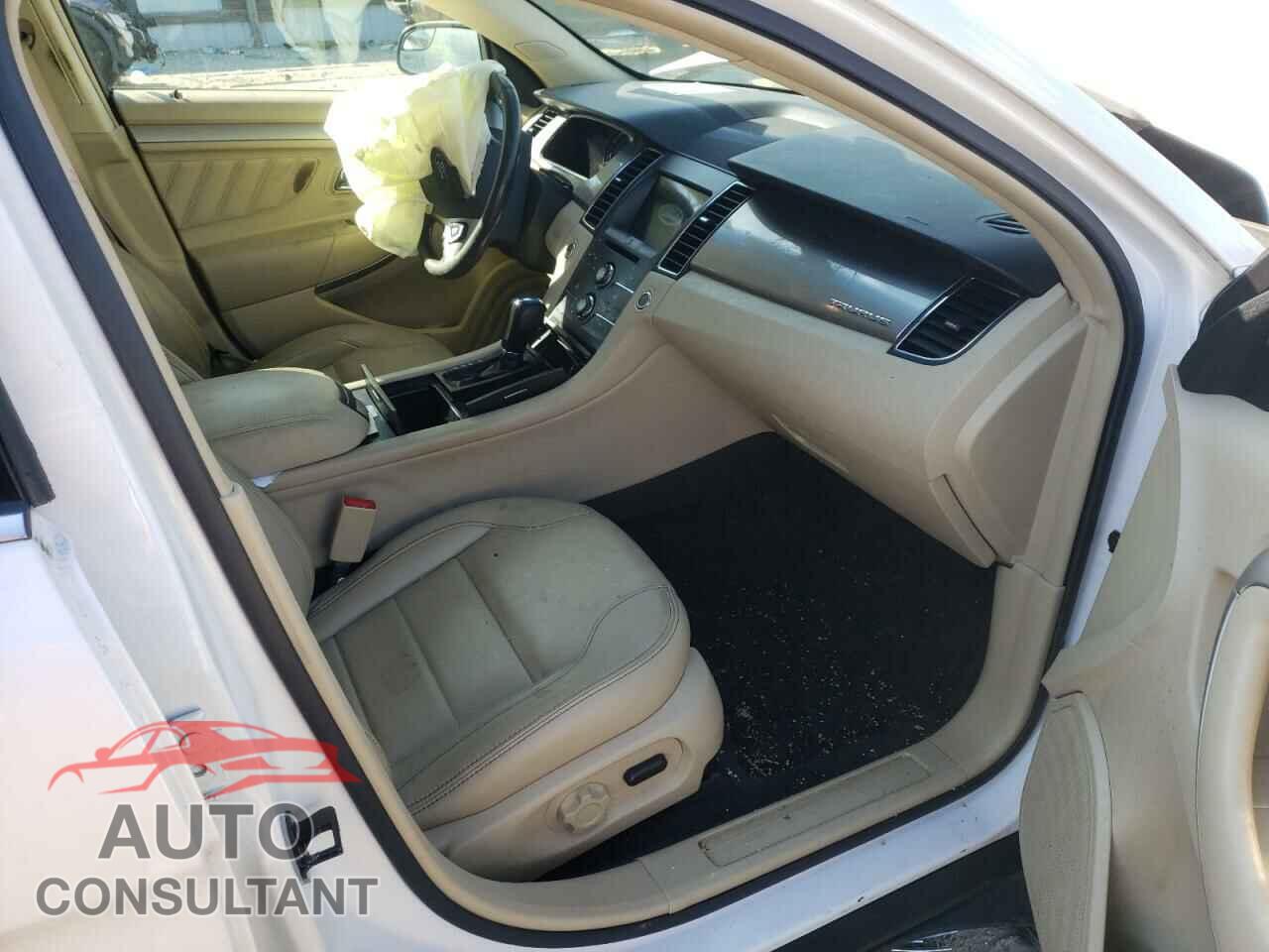 FORD TAURUS 2017 - 1FAHP2E85HG125612