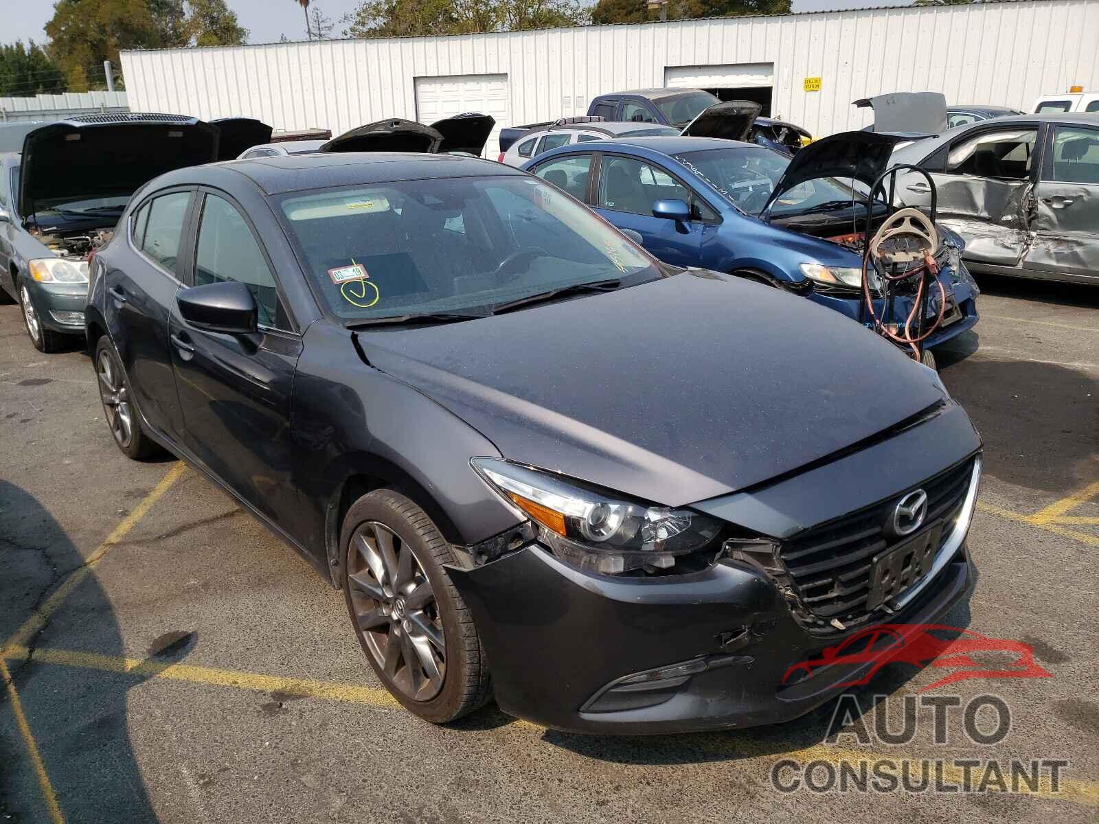 MAZDA 3 2018 - 3MZBN1L3XJM190956