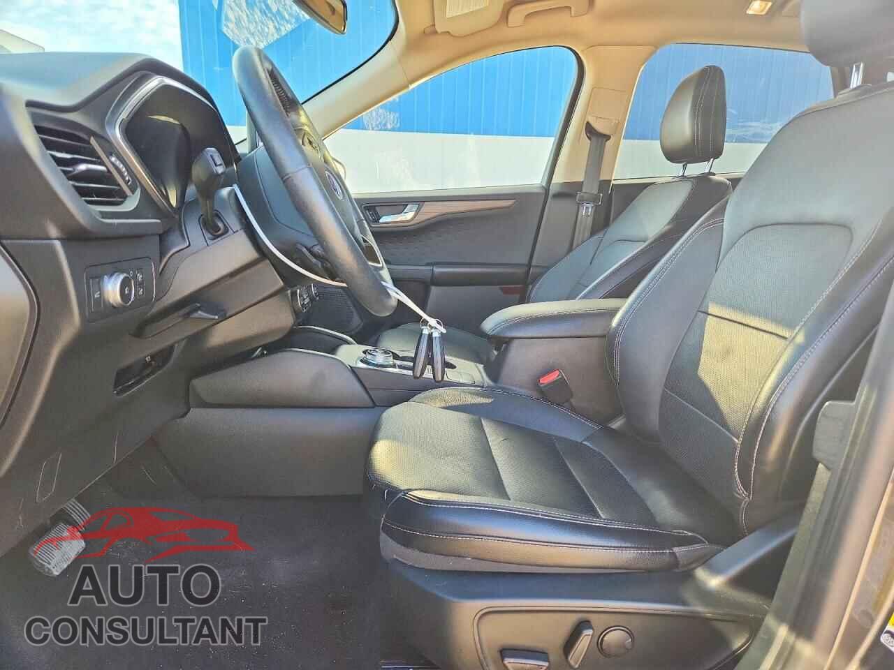 FORD ESCAPE 2020 - 1FMCU9J97LUA15719