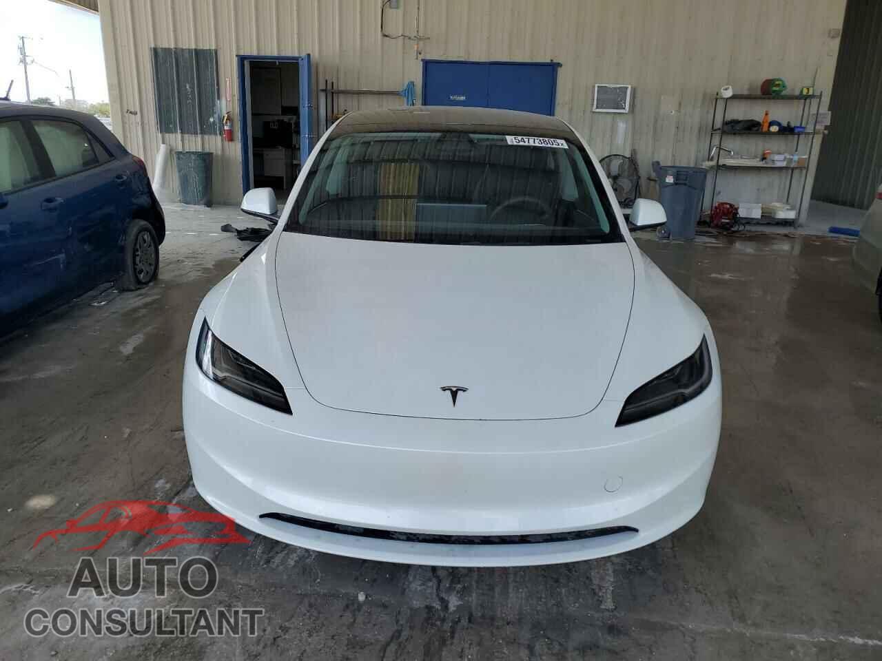TESLA MODEL 3 2024 - 5YJ3E1EA0RF743987