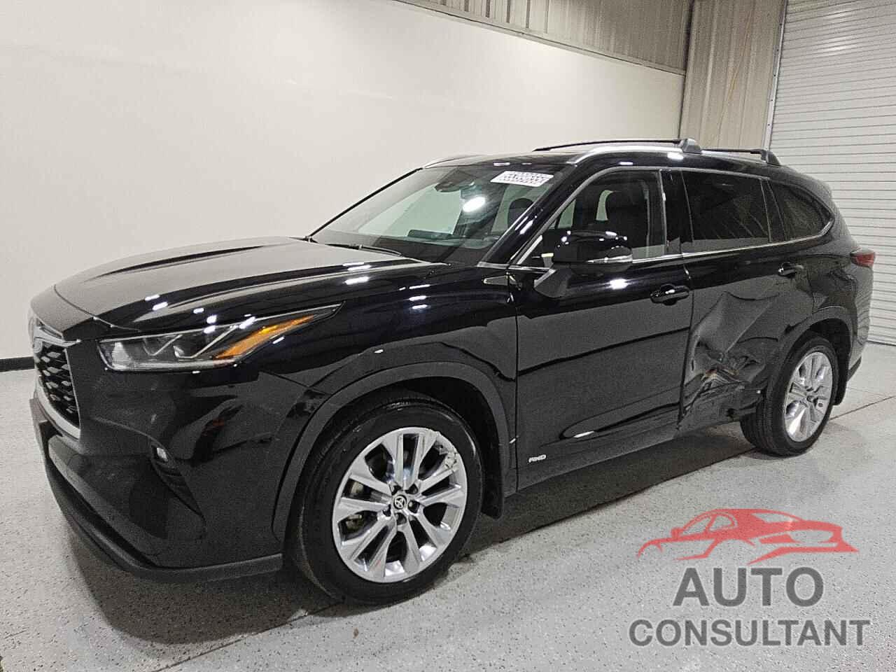 TOYOTA HIGHLANDER 2023 - 5TDXBRCH5PS582800