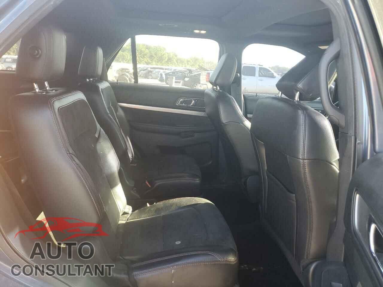 FORD EXPLORER 2018 - 1FM5K7D86JGB07924