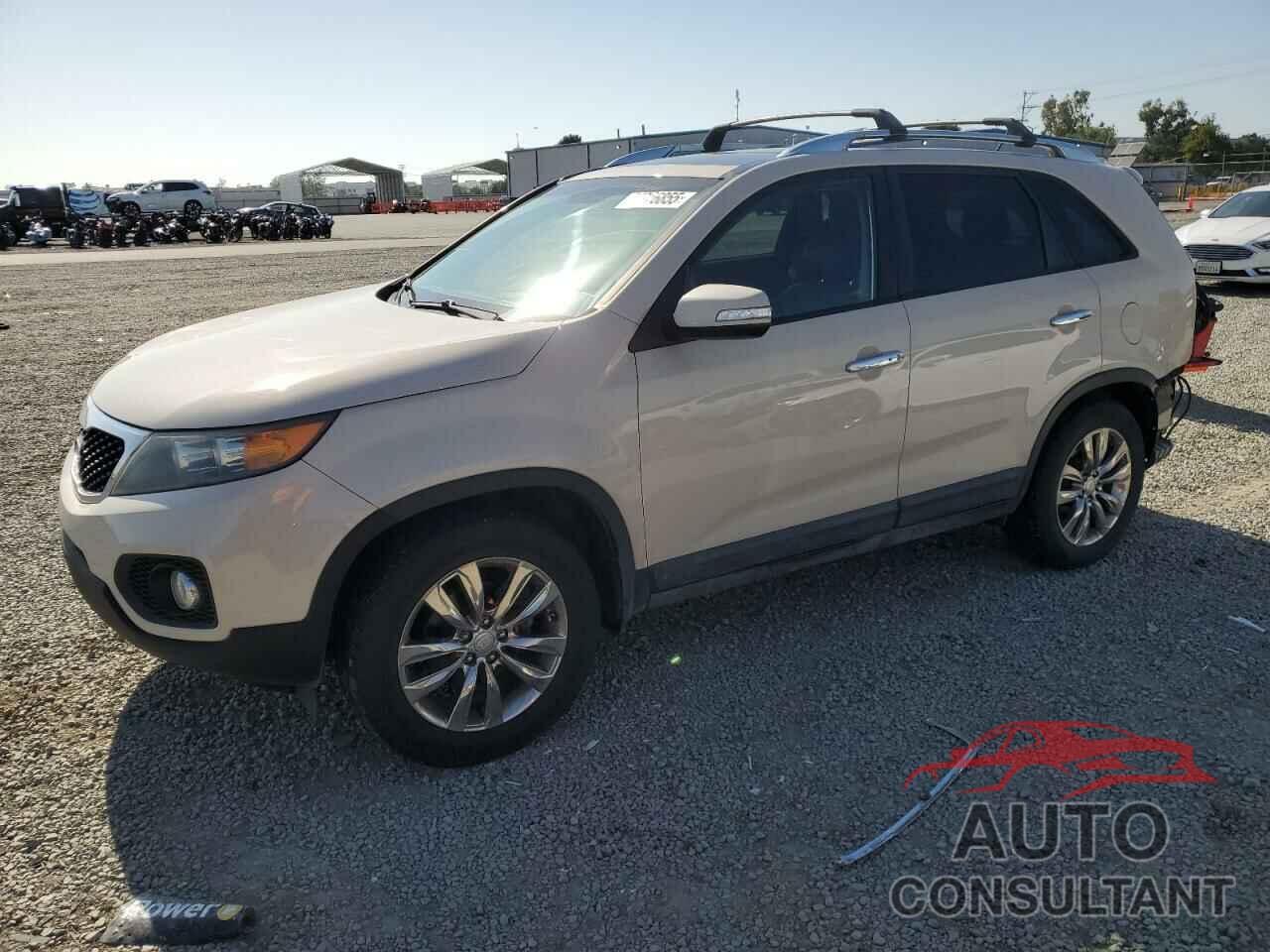 KIA SORENTO 2011 - 5XYKU4A24BG110731