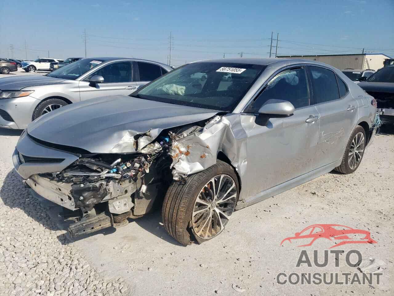 TOYOTA CAMRY 2018 - 4T1B11HK0JU083596