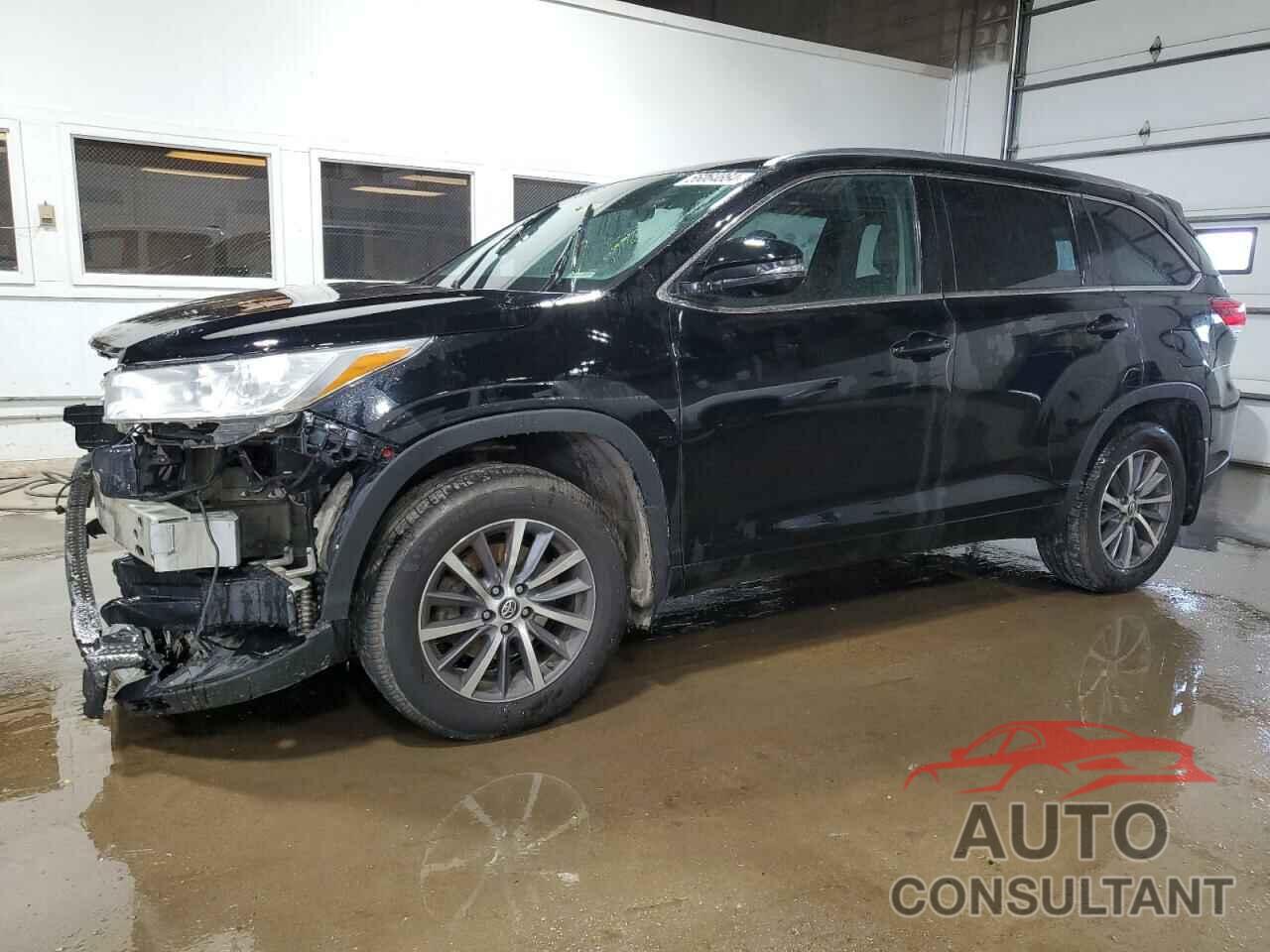 TOYOTA HIGHLANDER 2018 - 5TDJZRFH3JS548469