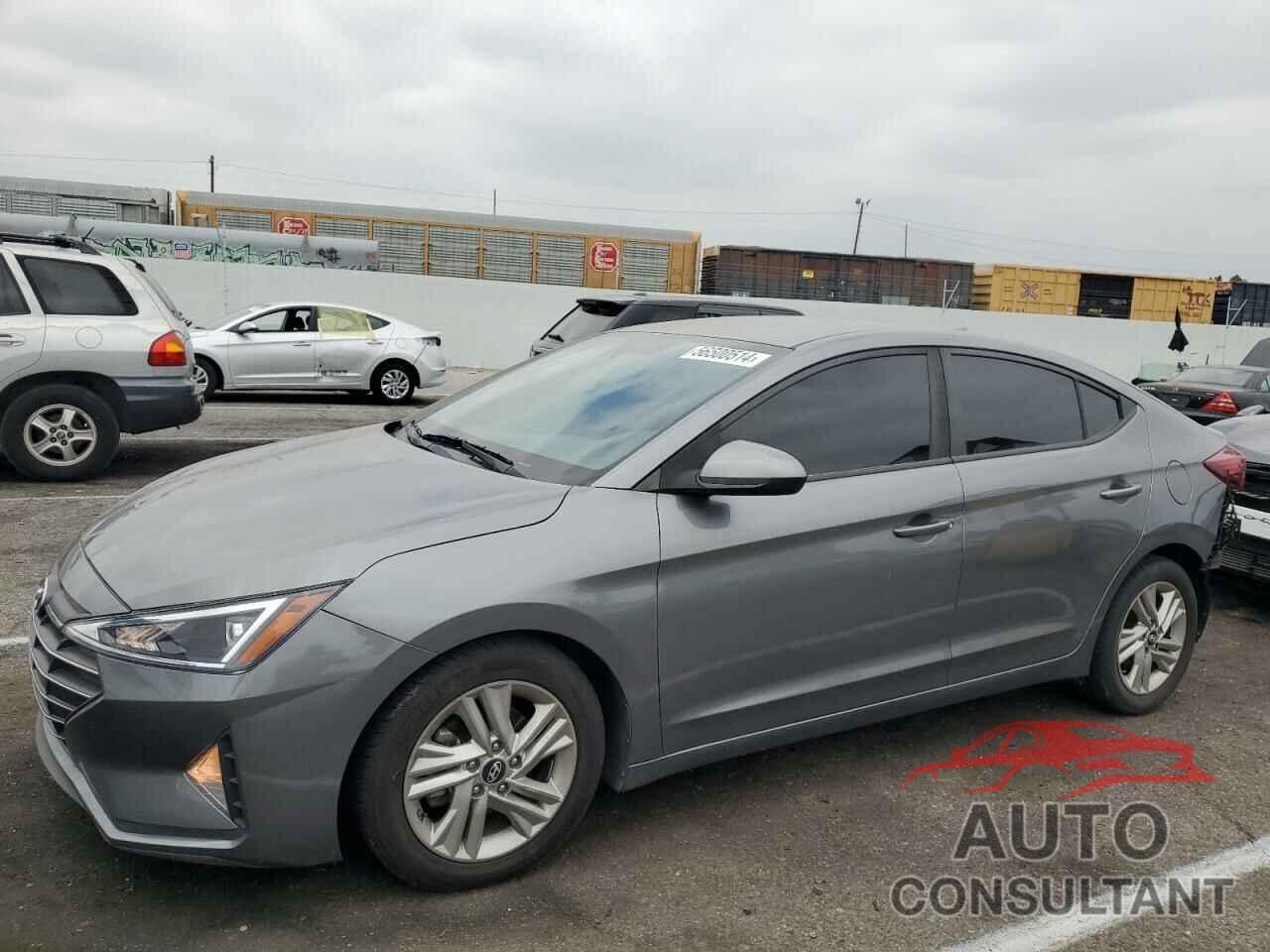 HYUNDAI ELANTRA 2019 - 5NPD84LF5KH473366
