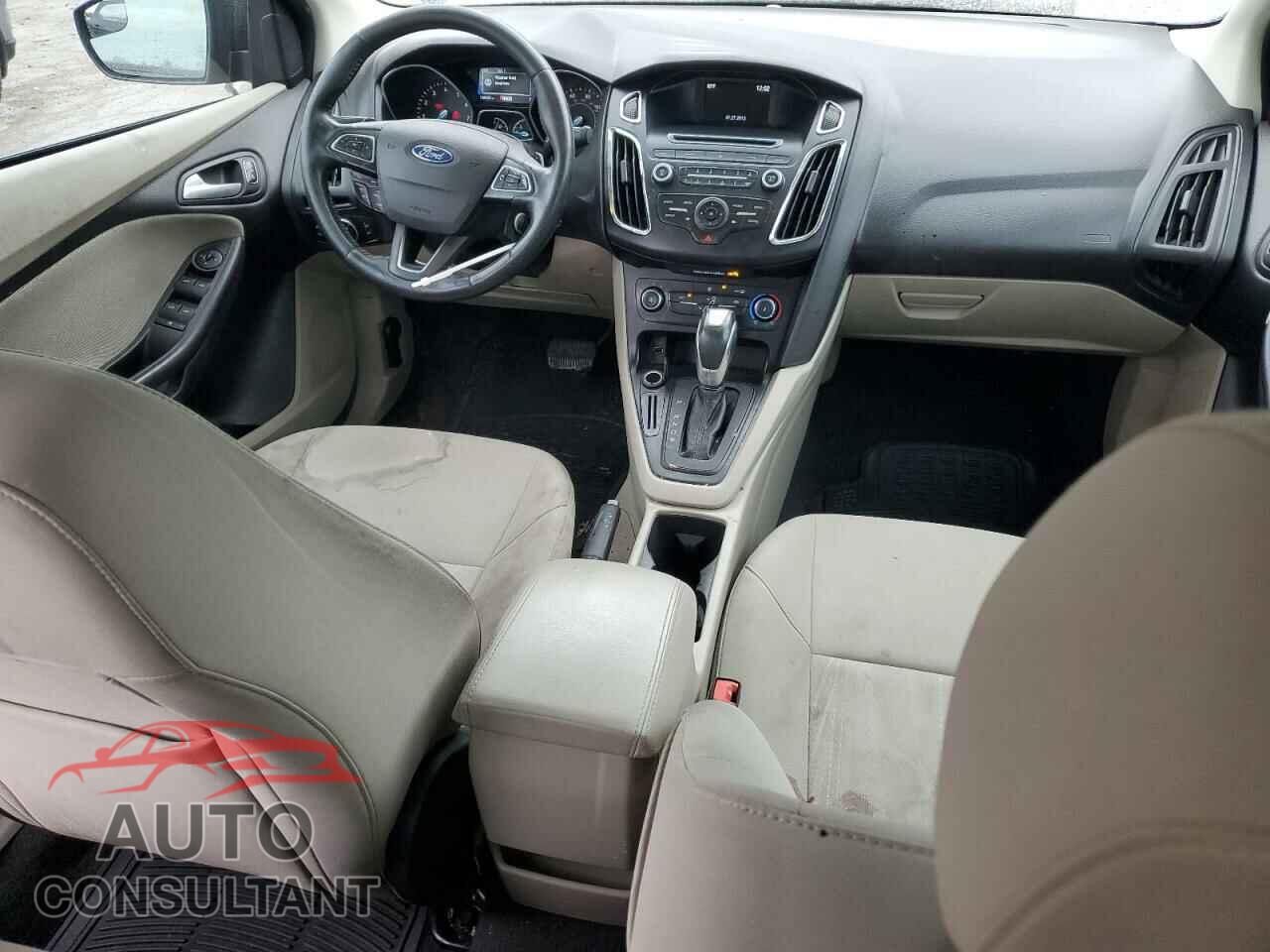 FORD FOCUS 2015 - 1FADP3F25FL239595