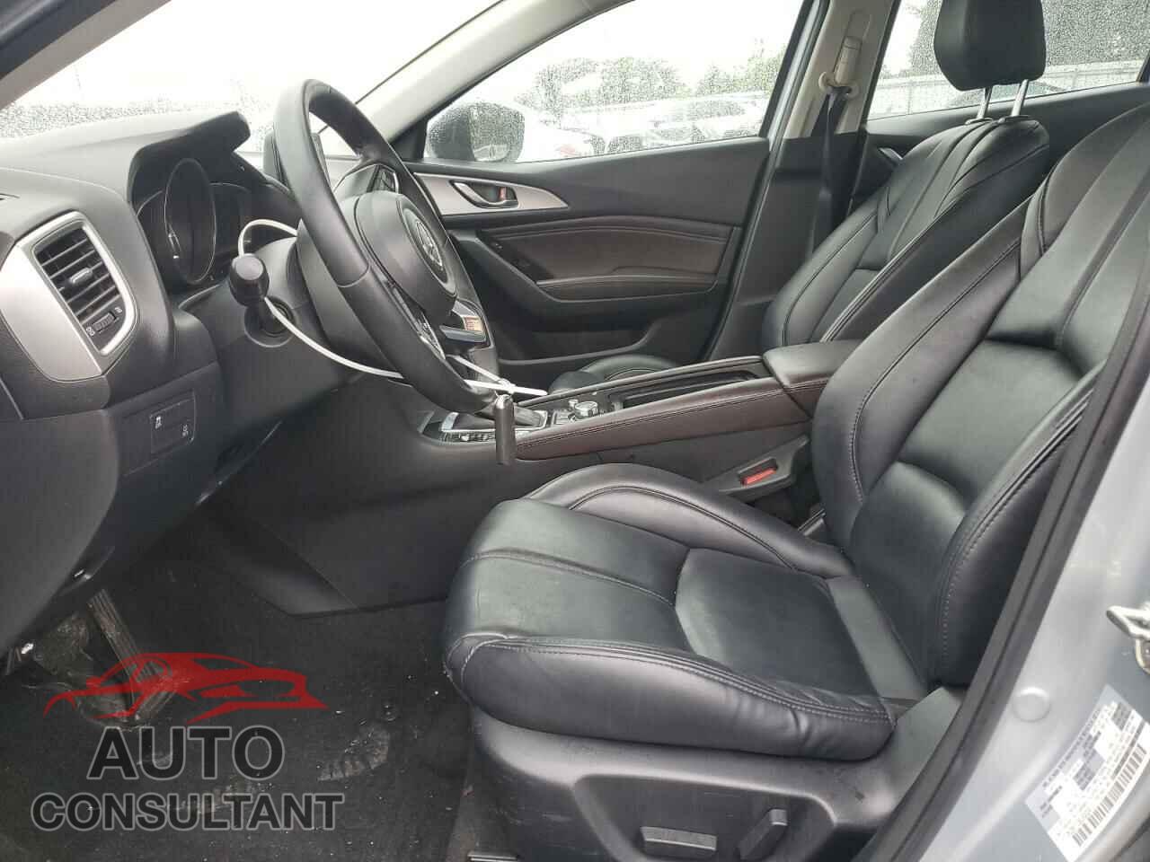 MAZDA 3 2018 - 3MZBN1V36JM200413