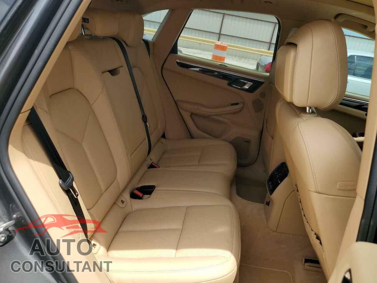 PORSCHE MACAN 2016 - WP1AB2A52GLB46475