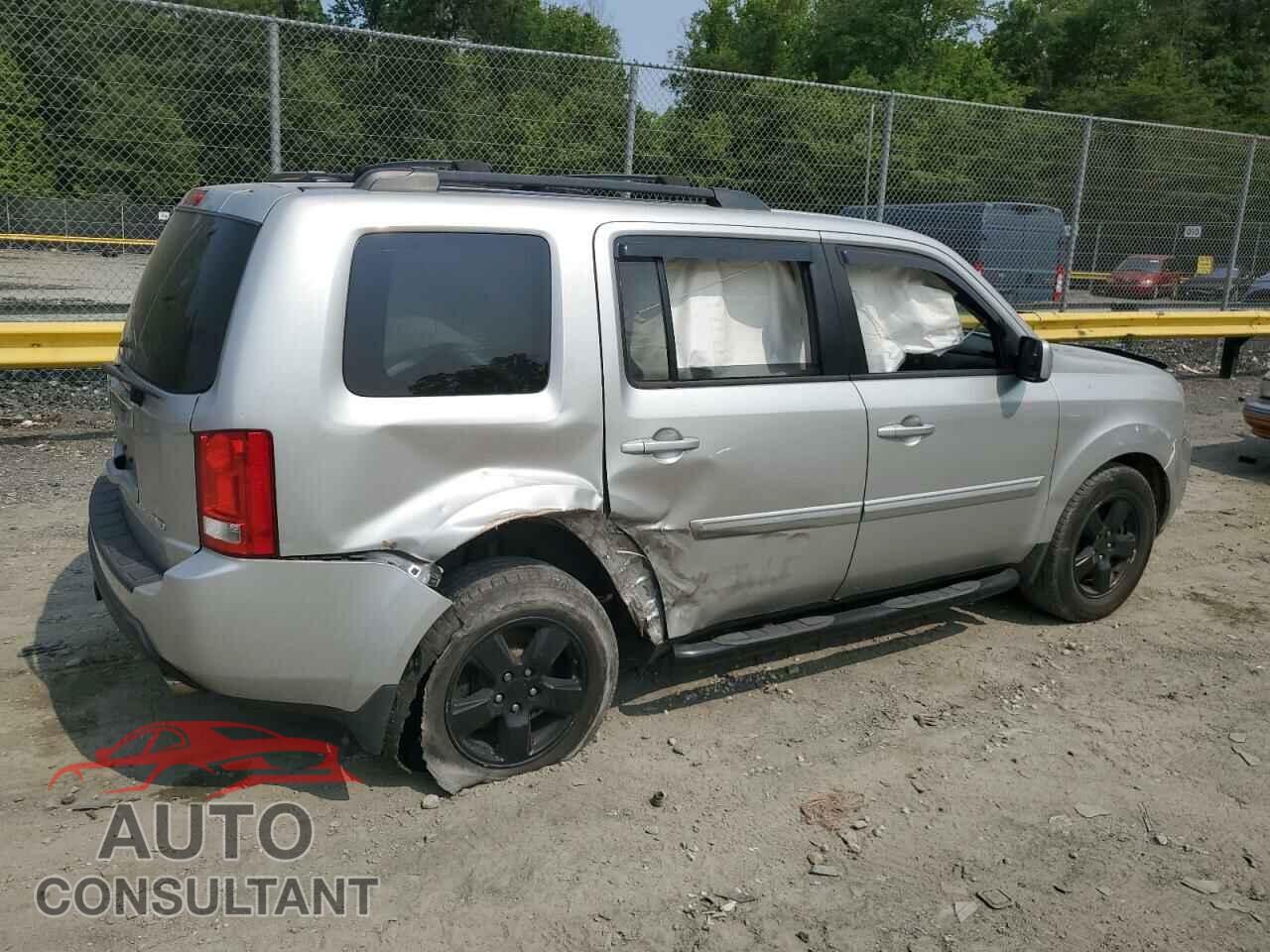 HONDA PILOT 2011 - 5FNYF4H42BB032193