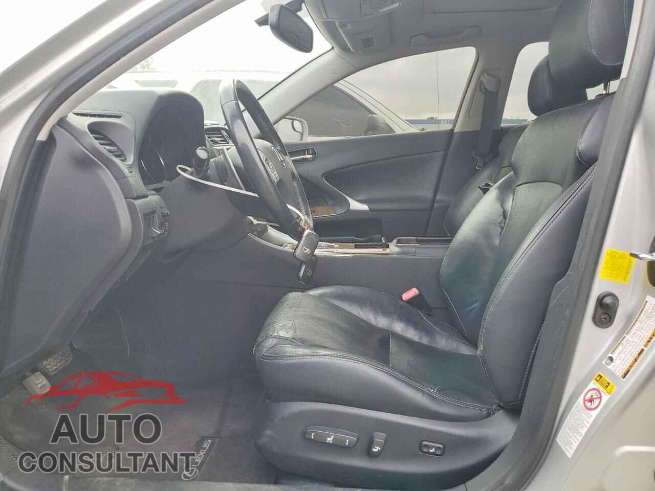LEXUS IS 2011 - JTHBF5C29B5156155