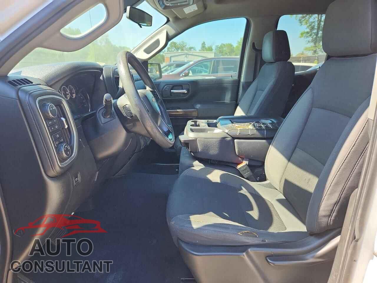 CHEVROLET SILVERADO 2020 - 1GCRYDED4LZ145237