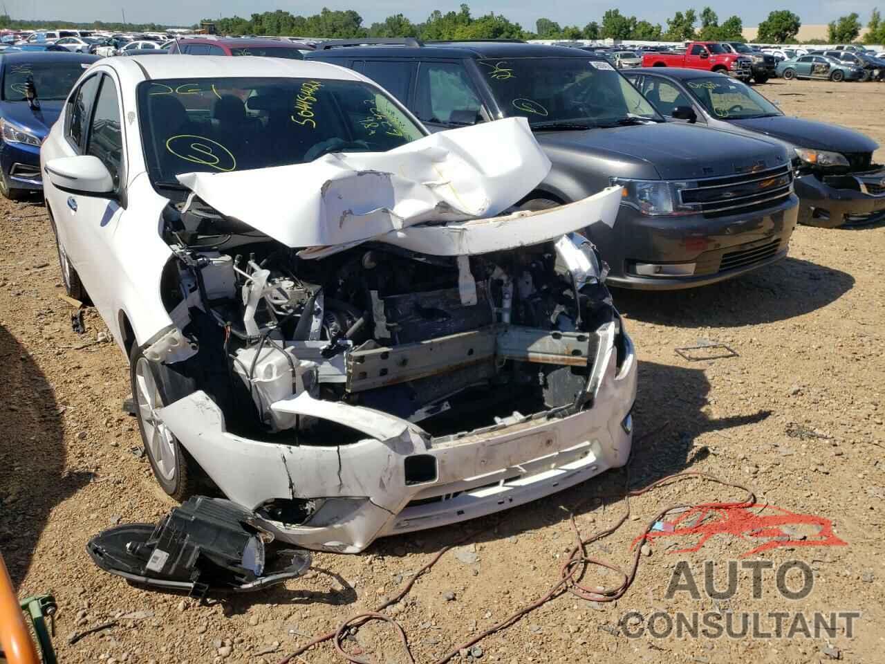 NISSAN VERSA 2017 - 3N1CN7AP3HL879191