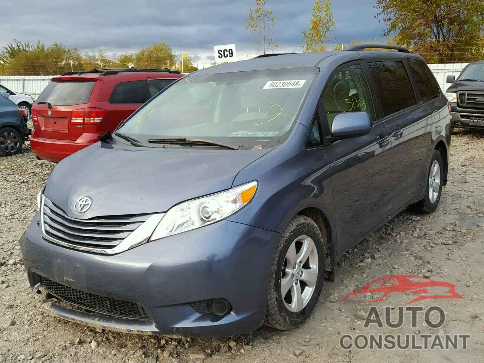 TOYOTA SIENNA LE 2017 - 5TDKZ3DC0HS870974