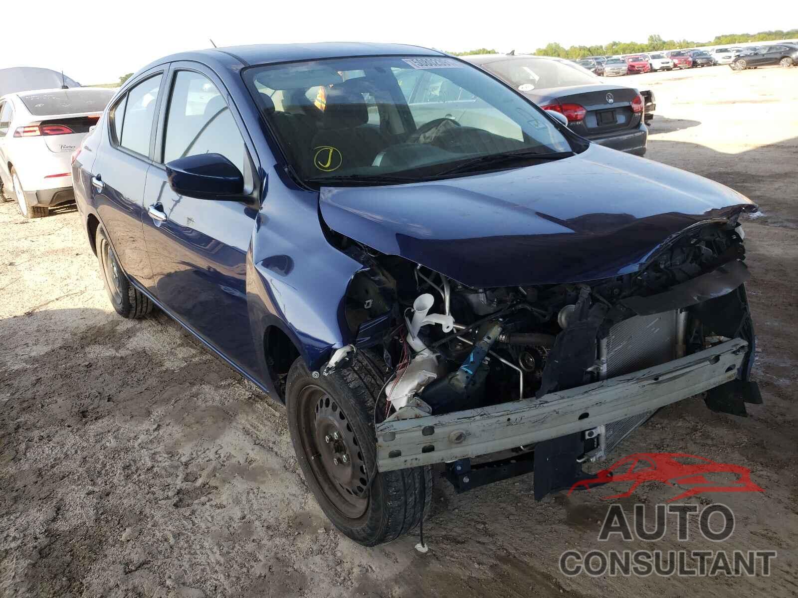 NISSAN VERSA 2018 - 3N1CN7APXJL809080