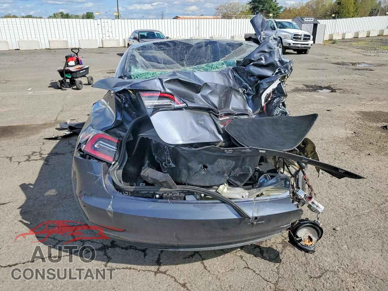 TESLA MODEL 3 2018 - 5YJ3E1EA8JF050976