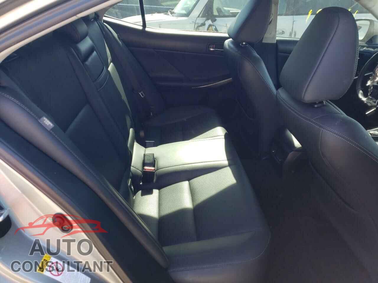 LEXUS IS 2016 - JTHBA1D21G5010359