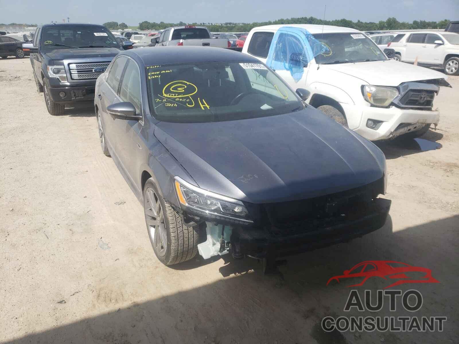 VOLKSWAGEN PASSAT 2017 - 1VWDT7A33HC086454