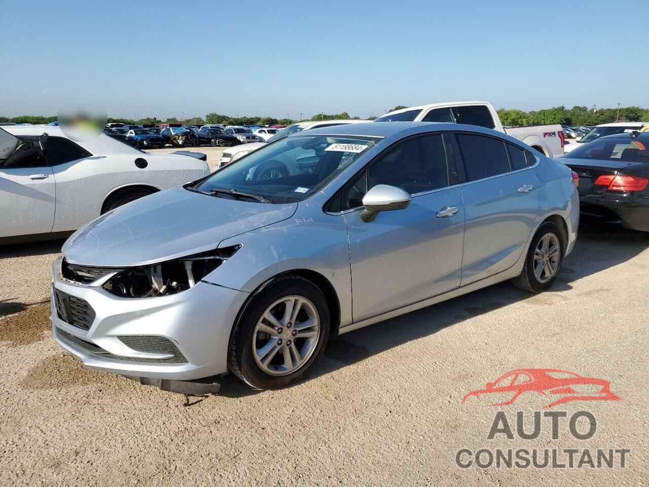 CHEVROLET CRUZE 2018 - 1G1BE5SM2J7133917