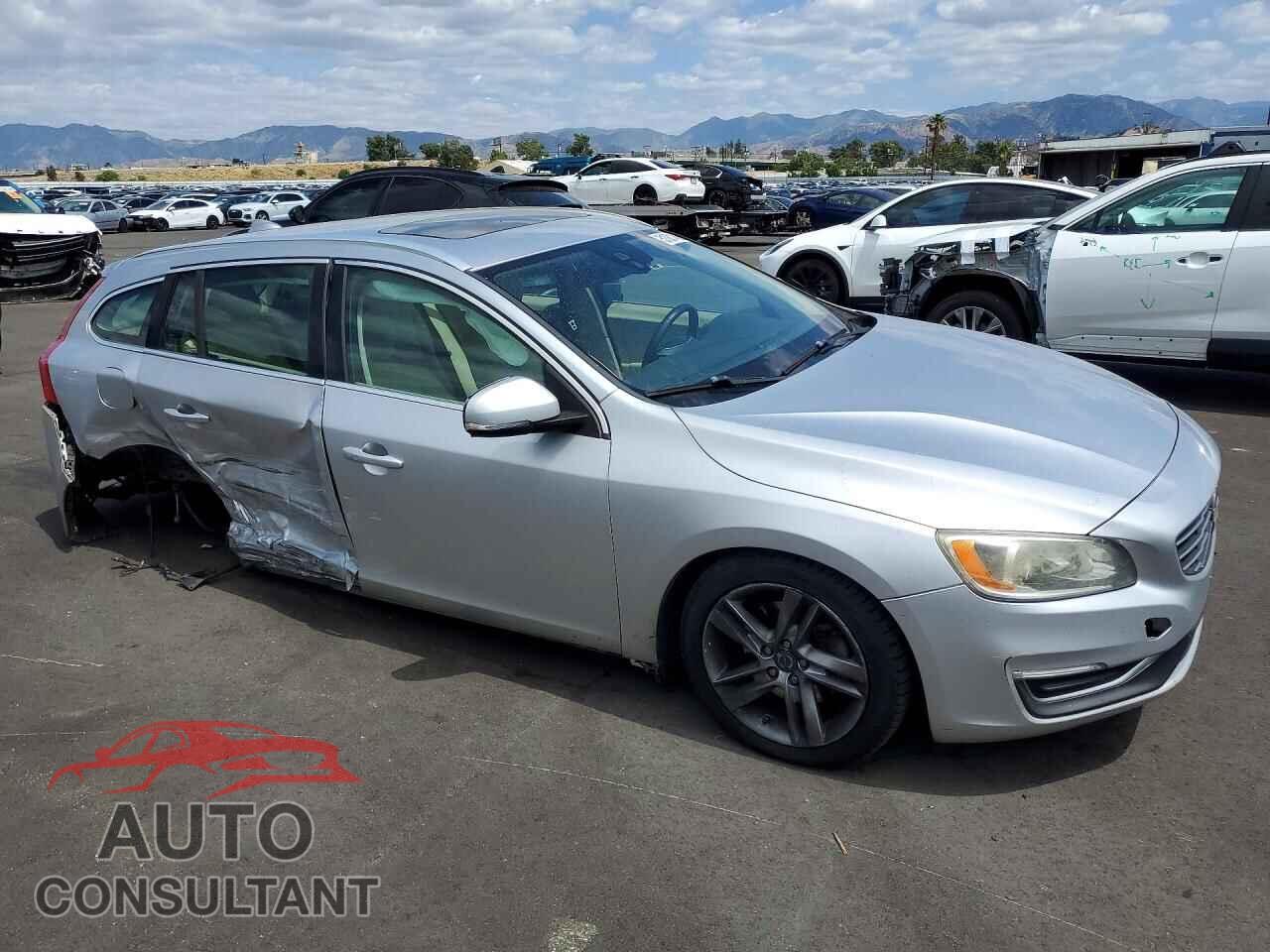 VOLVO V60 2015 - YV140MEB9F1190669