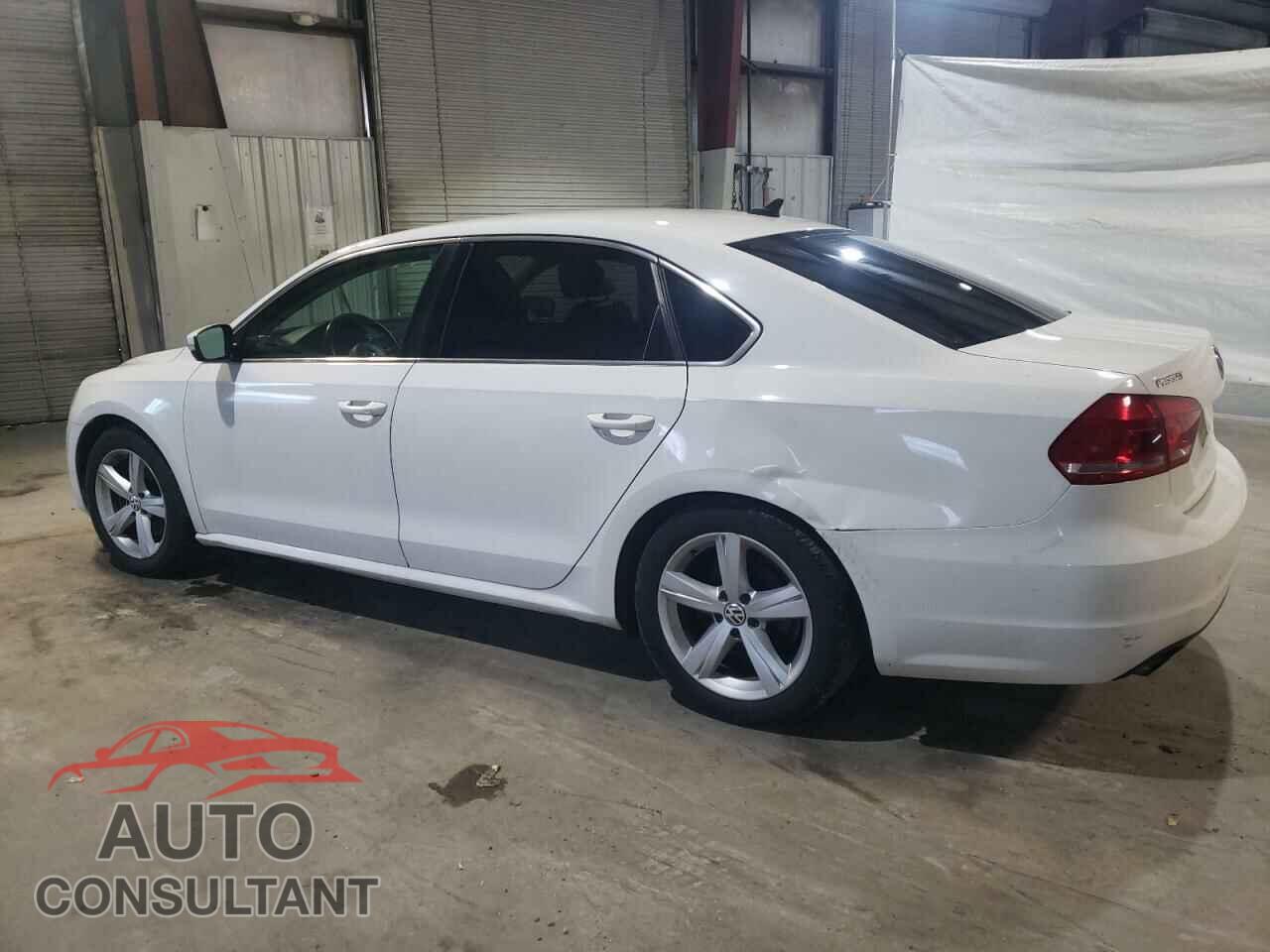 VOLKSWAGEN PASSAT 2015 - 1VWAT7A33FC082226
