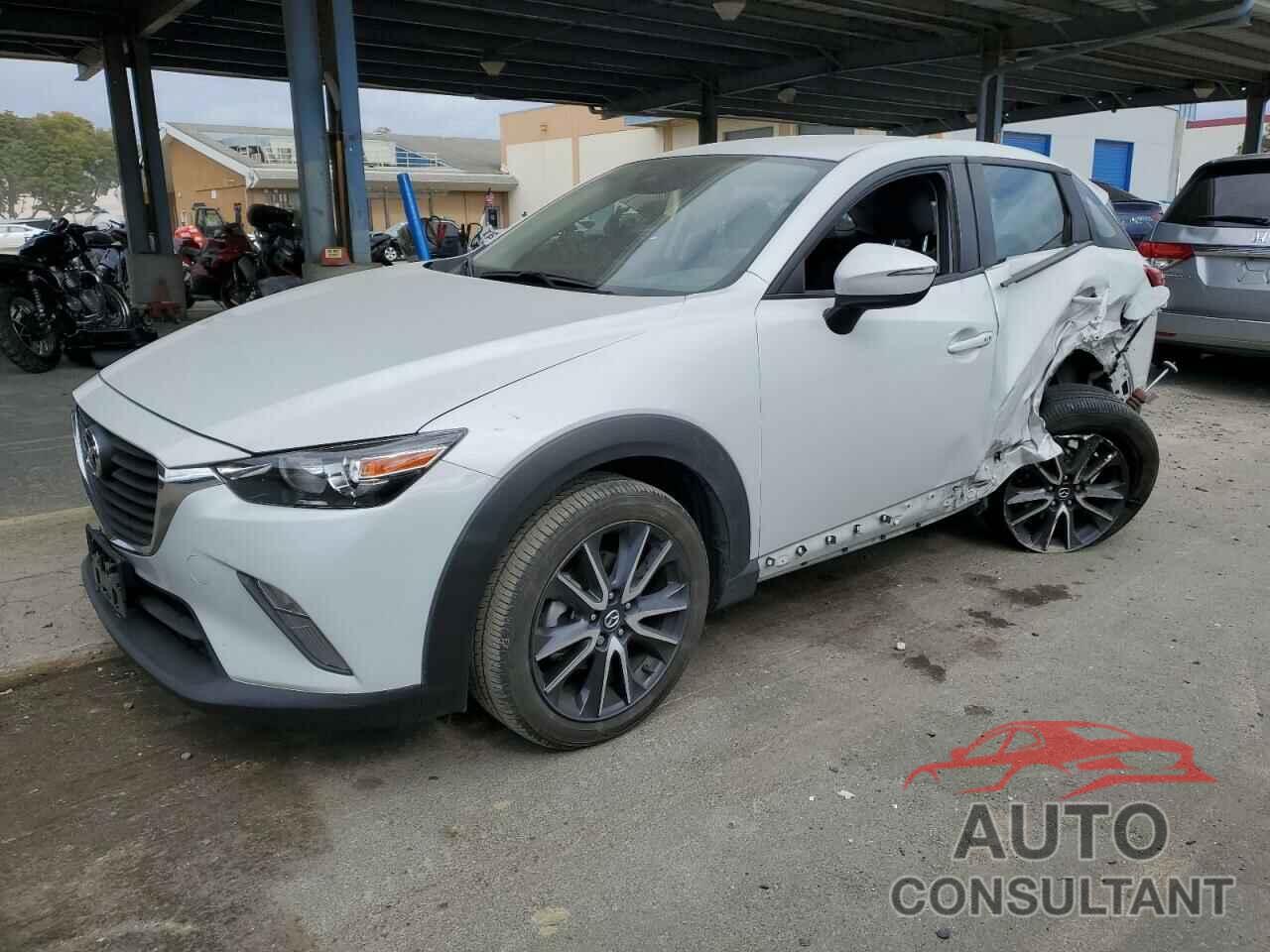 MAZDA CX-3 2018 - JM1DKFC71J0319318