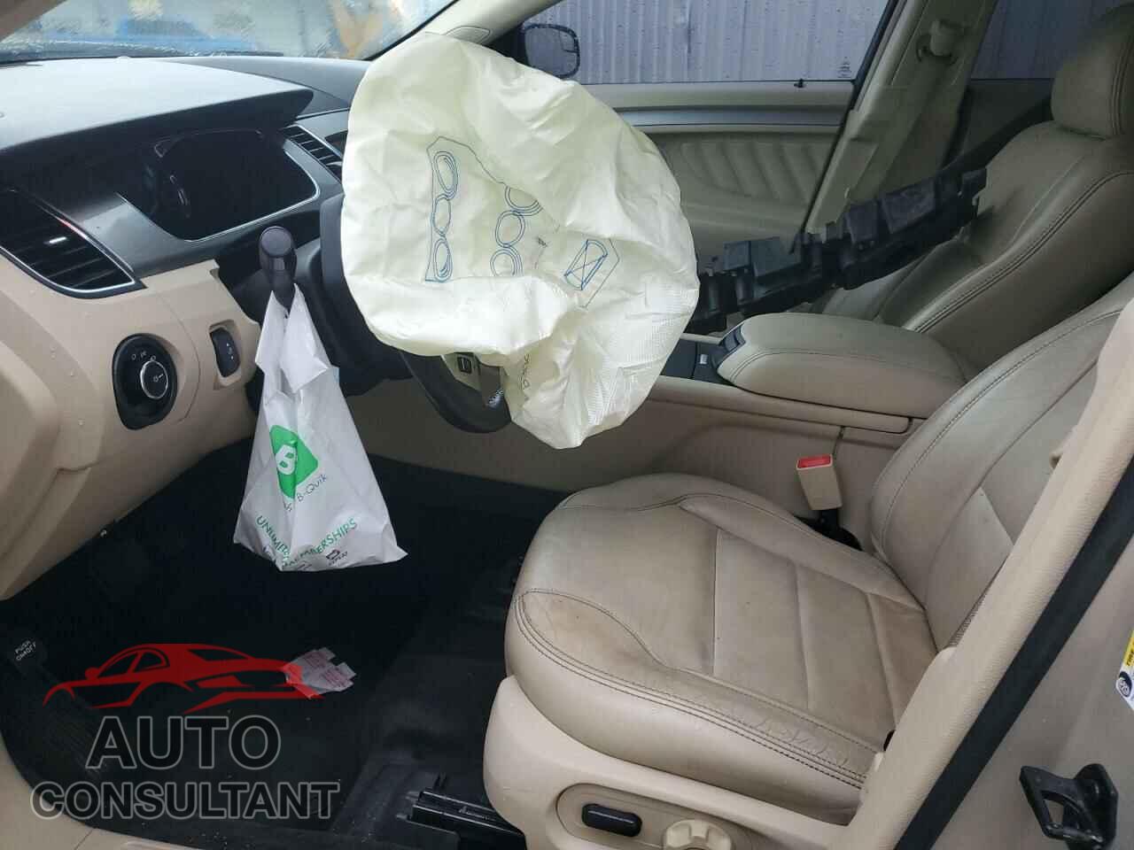 FORD TAURUS 2017 - 1FAHP2E80HG139921