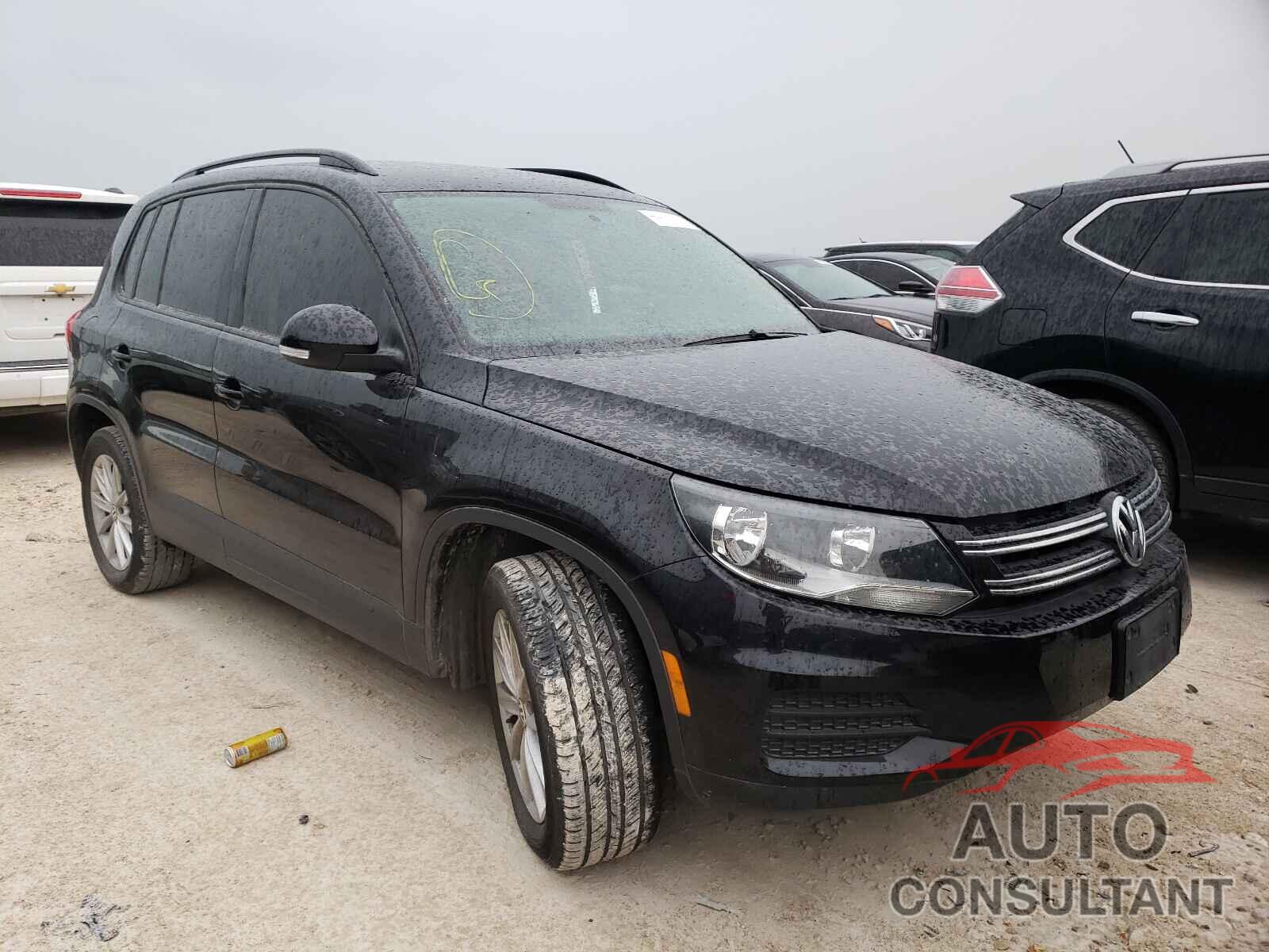 VOLKSWAGEN TIGUAN 2017 - WVGAV7AX6HK044929