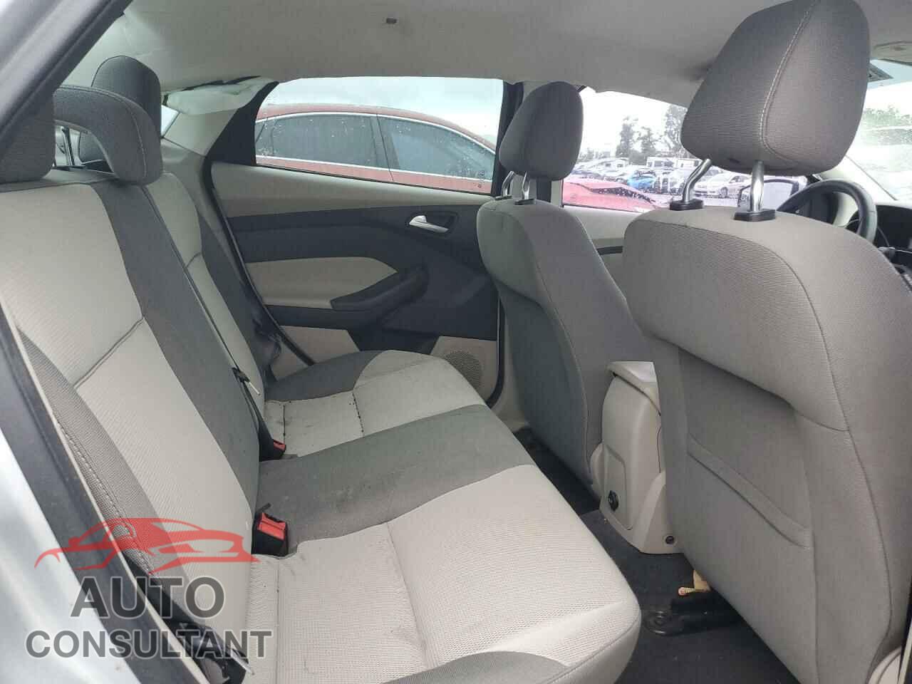 FORD FOCUS 2012 - 1FAHP3F23CL118044