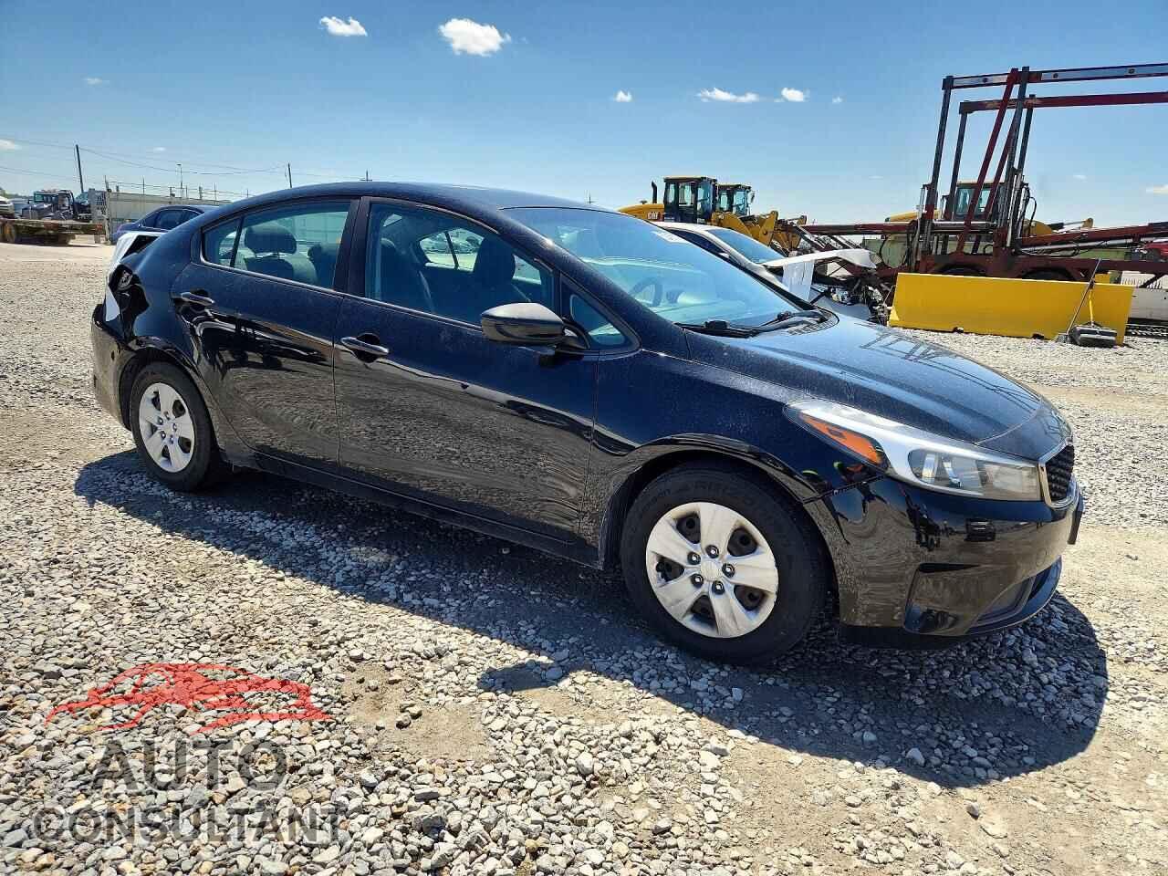 KIA FORTE 2017 - 3KPFK4A76HE093357