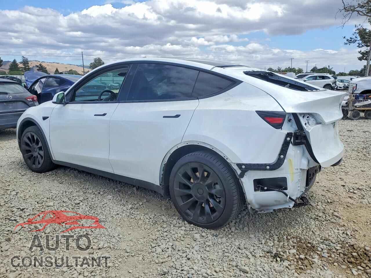 TESLA MODEL Y 2023 - 7SAYGDEE2PF801540