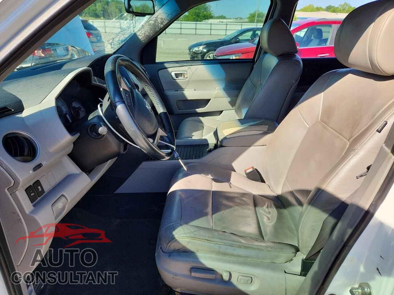 HONDA PILOT 2015 - 5FNYF3H95FB017568