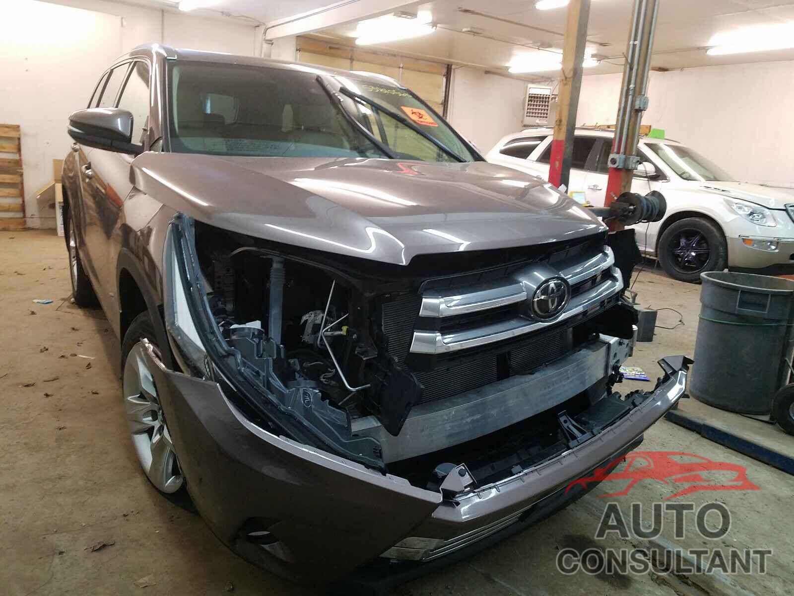 TOYOTA HIGHLANDER 2019 - 5TDDZRFH0KS989166