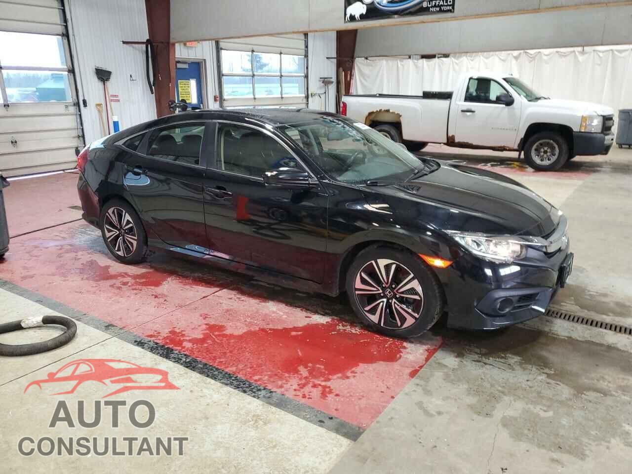 HONDA CIVIC 2018 - JHMFC1F7XJX042033