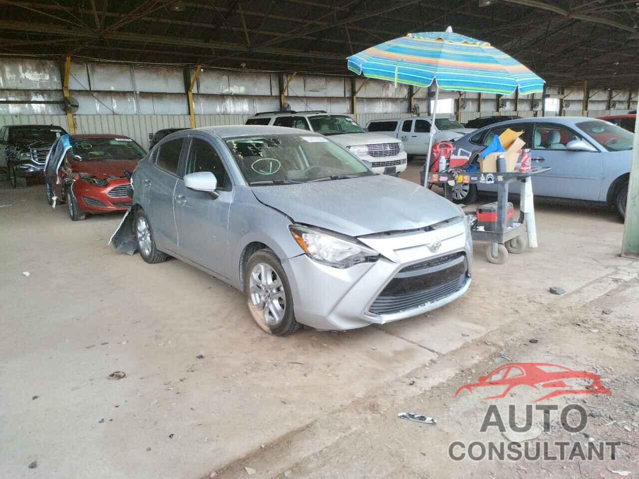 TOYOTA YARIS 2017 - 3MYDLBYV3HY186012