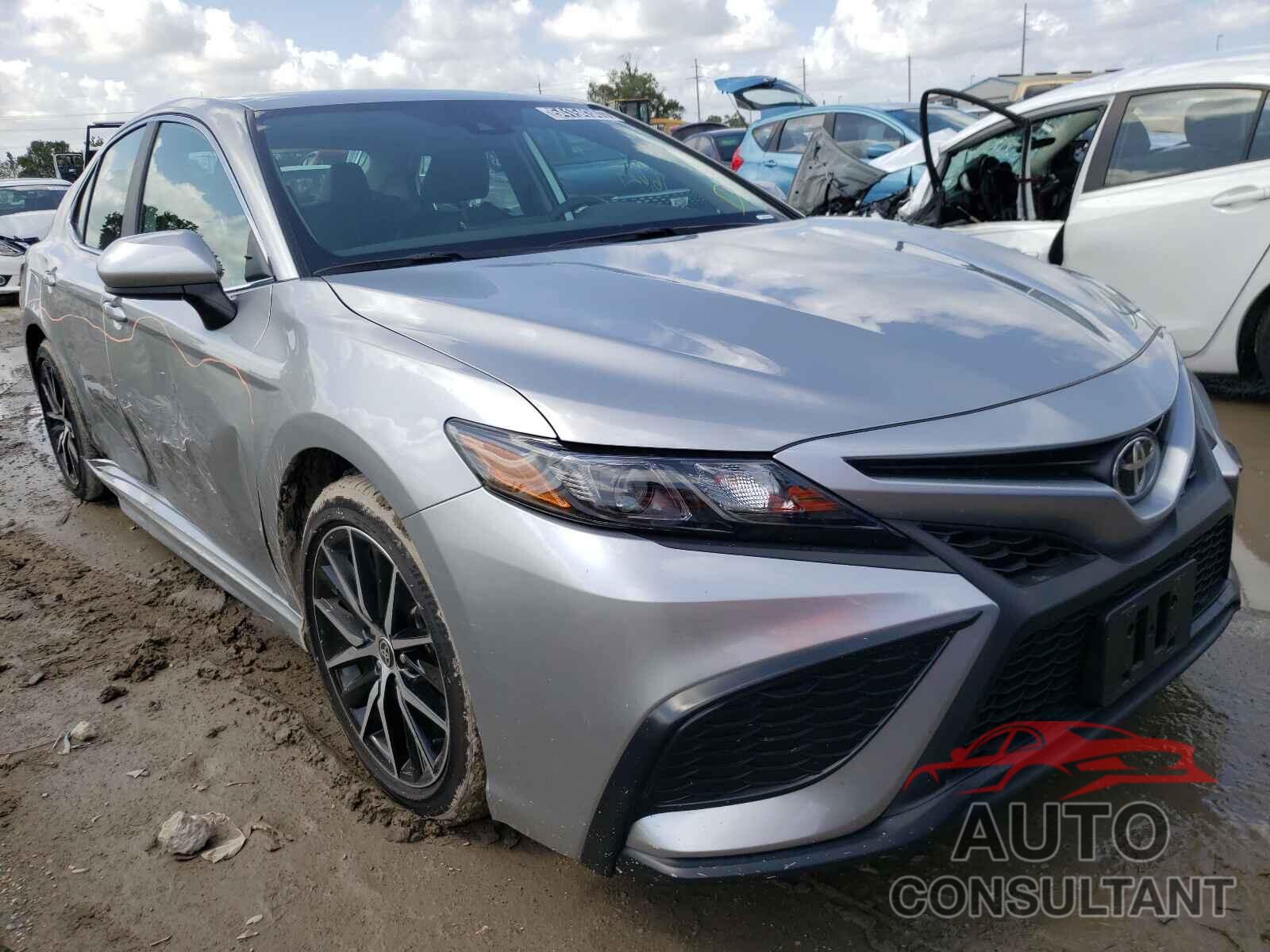 TOYOTA CAMRY 2021 - 4T1G11AK8MU528705