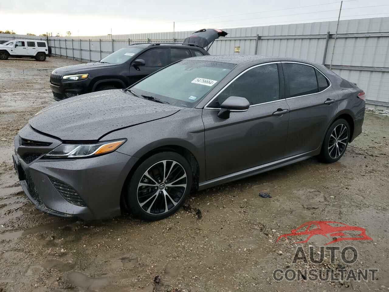 TOYOTA CAMRY 2018 - 4T1B11HK8JU079831