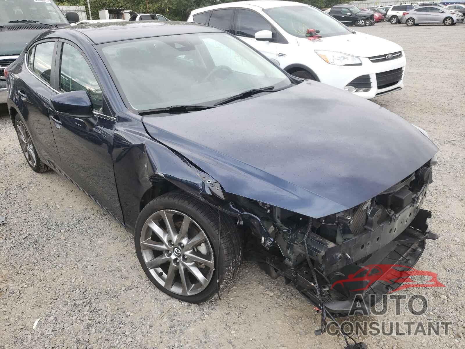 MAZDA 3 2018 - 3MZBN1V36JM241284