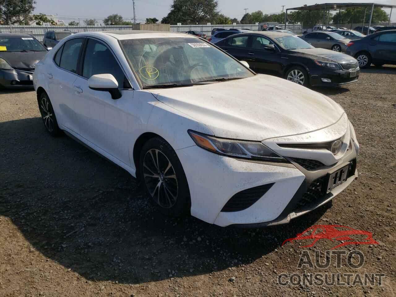 TOYOTA CAMRY 2018 - 4T1B11HK3JU062824