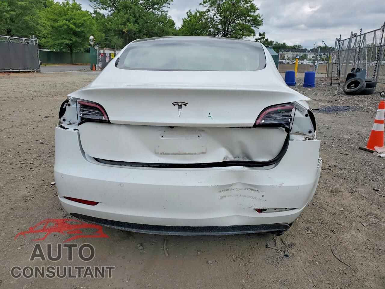 TESLA MODEL 3 2021 - 5YJ3E1EA4MF976277