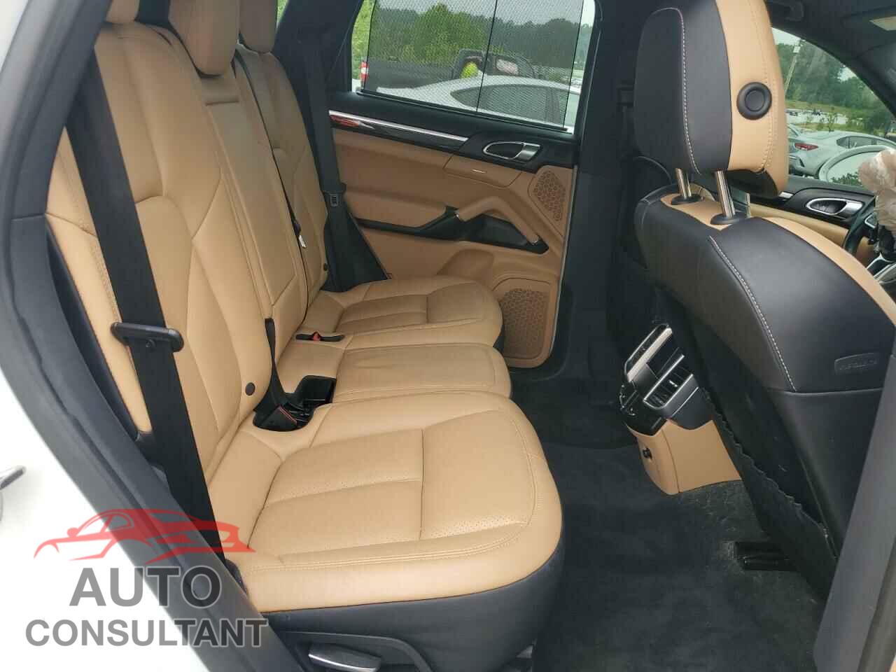 PORSCHE CAYENNE 2016 - WP1AA2A25GLA10575