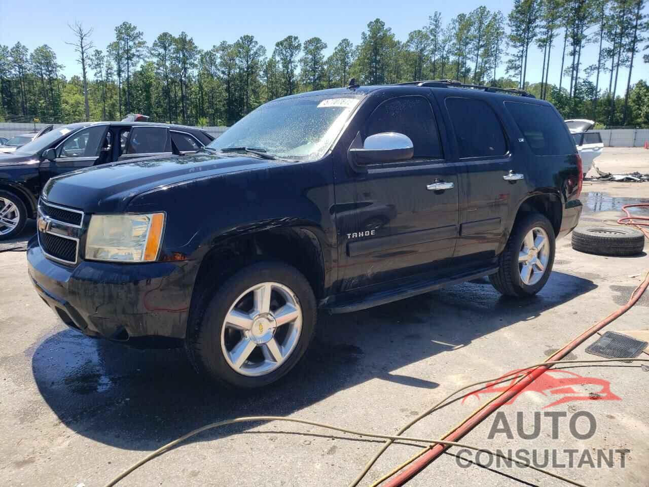 CHEVROLET TAHOE 2011 - 1GNSCAE02BR131905