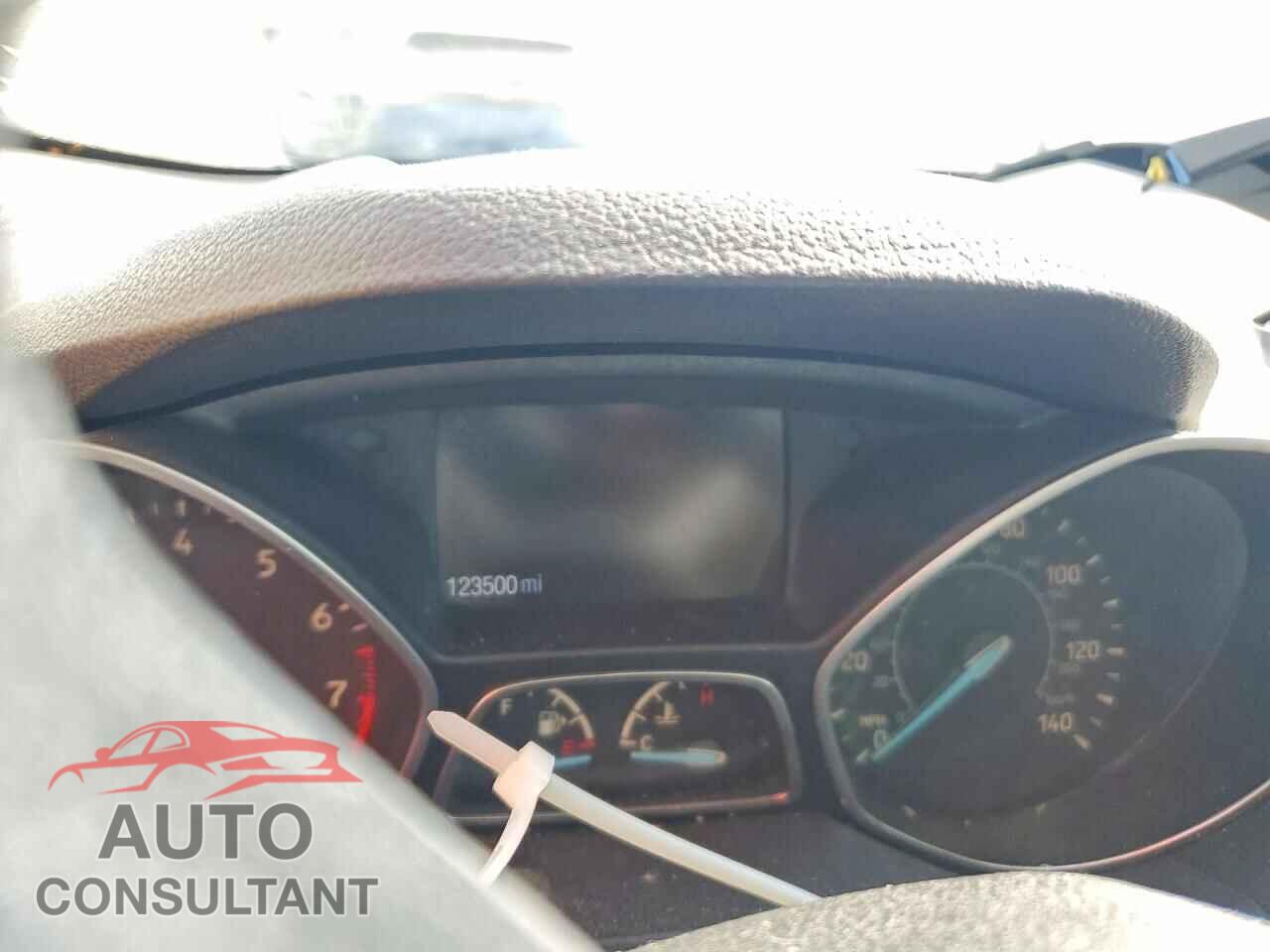 FORD ESCAPE 2017 - 1FMCU9G98HUD44802